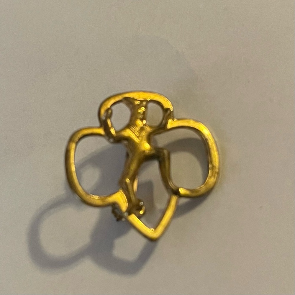 Vintage Brownies Membership Pin Gold Tone Girl Scout Pin 1960s